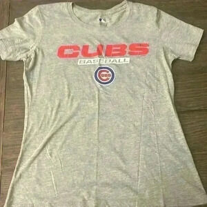 CUBS baseball tee shirt in a size small.